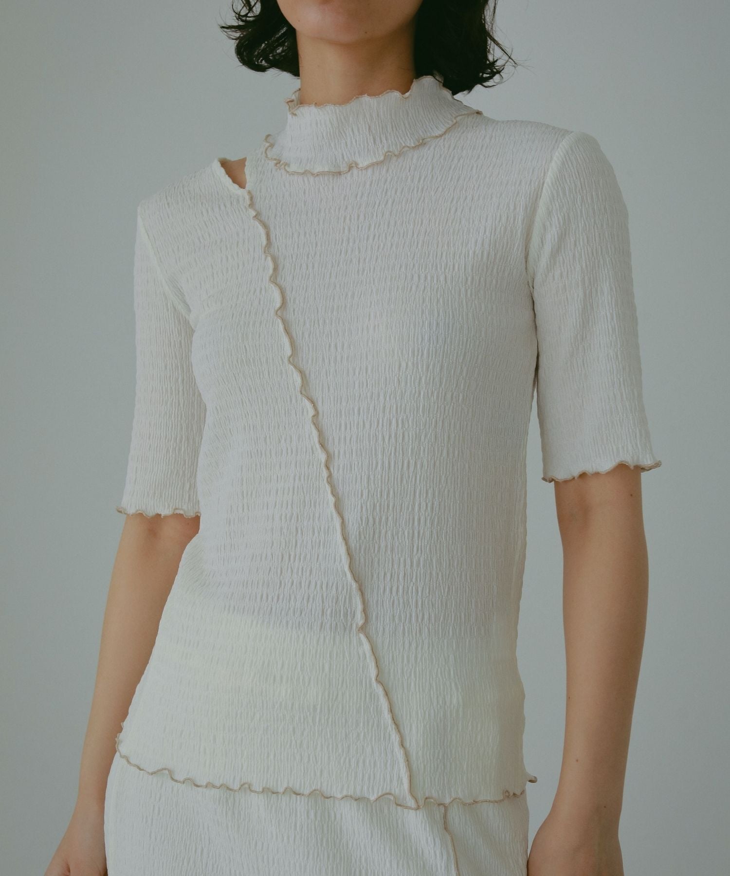 トップス nice to meet you ソファーの上で飛び跳ねないで》VネックニットベストBlack – Tnewties